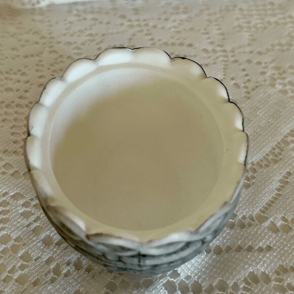 Mosser Glass Hand Painted & Signed Bunny Sitting on Nest of Easter Eggs 4" - Picture 6 of 6